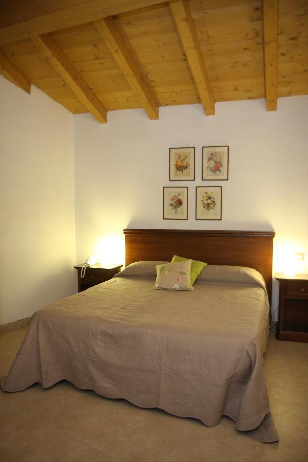 Gli Acini Bed and Breakfast Pietra dei Giorgi Buitenkant foto